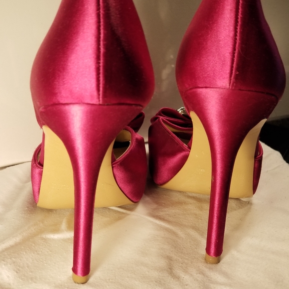 High heel peep toe pump - Picture 3 of 6